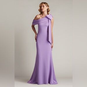 TADASHI SHOJI - CASSIA BOW-SHOULDER CREPE GOWN